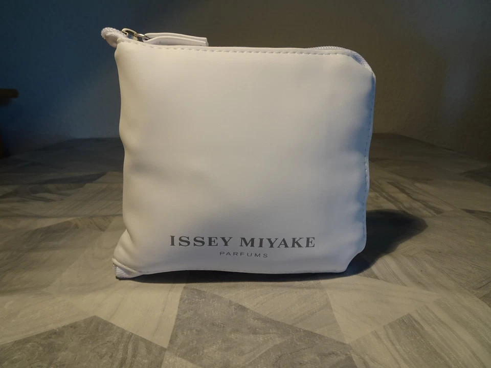 Wunderschöner Issey Miyake Parfums Rucksack vielseitig verwendbar/ NEU