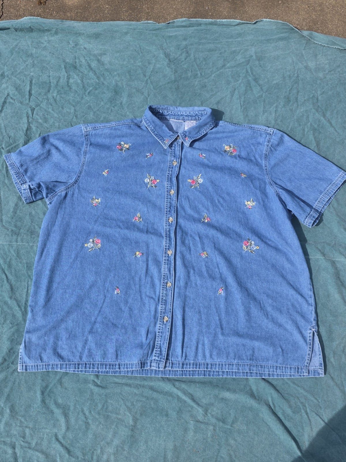 Bobbie Brooks Denim Floral Embroidered Short Sleeve Shirt Pl