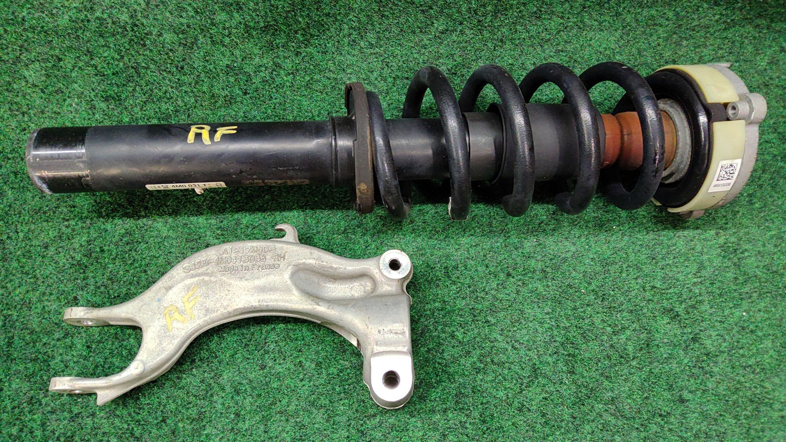 2019-2025 Audi Q7 Front Right Suspension Shock Absorber OEM 4M0413031T