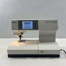 Pfaff Performance 2054 w/Pedal Manual Accesso...