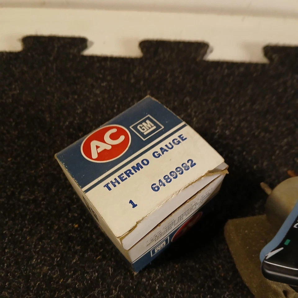 Pontiac Catalina Bonneville 1973-1975 medidor de temperatura térmico aire acondicionado 6489982 como nuevo OEM Foto 3 de 4