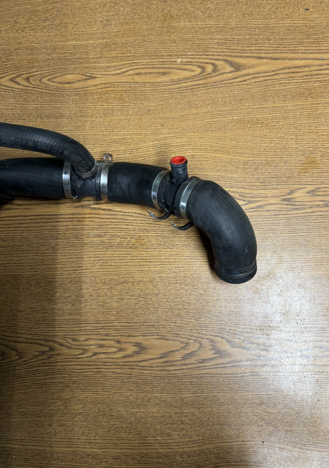 2005-2007 Maserati Quattroporte M139 Engine Motor Cooling Radiator Hose Pipe OEM