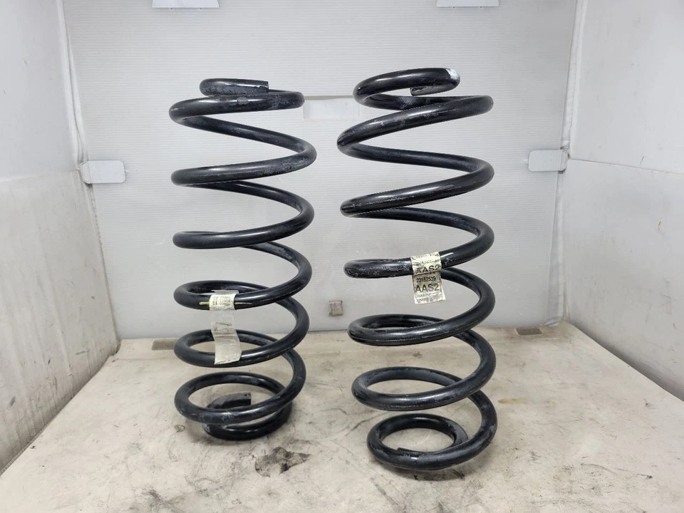 2017 CADILLAC ESCALADE REAR COIL SPRINGS PAIR OEM 102K MILES - Image 4 of 4