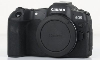 Canon EOS R8