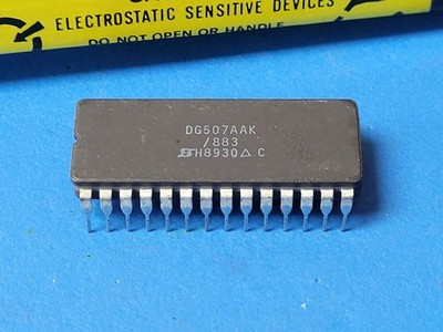 (1) DG507AAK/883 SILICONIX Differential Multiplexer 1 Func 8 Channel CMOS CDIP28