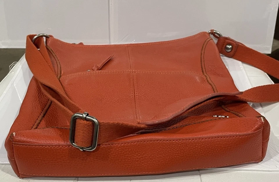 Bandolera de cuero The Sak Lucia 11x11 correa ajustable coral (naranja) Foto 3 de 4