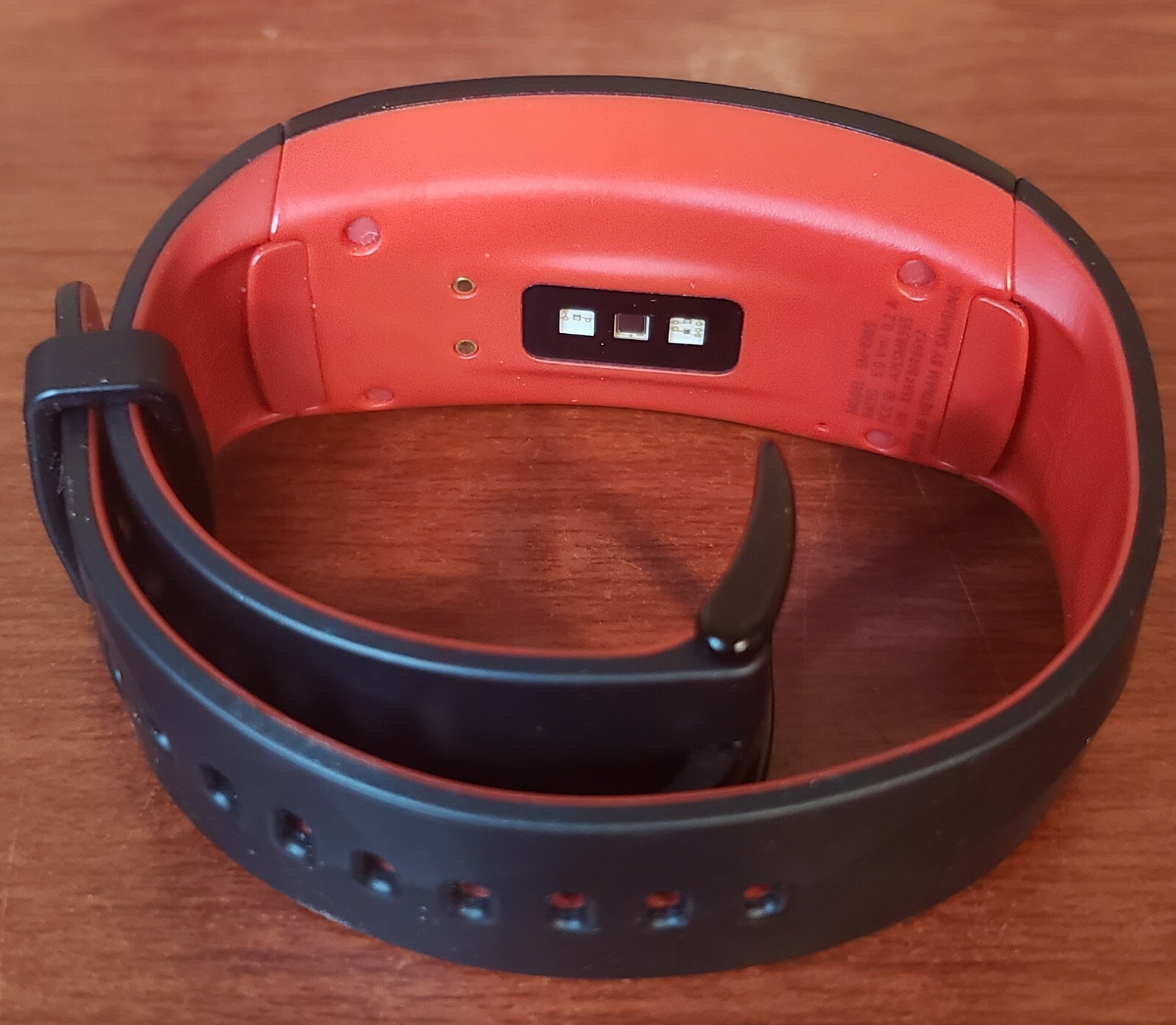 Samsung Gear Fit 2 Pro Smart Fitness Band Small Diamond Red SM