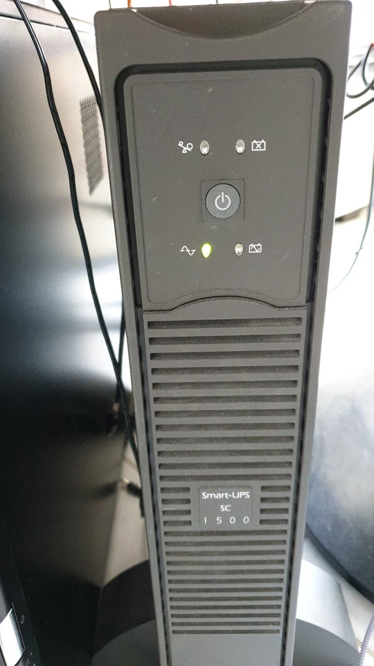 APC Smart-UPS SC, 1500 VA, 230 V - 2 U rackmontiert/Tower
