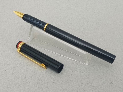 UNUSED VINTAGE COLLECTABLE ROTRING ESPRIT BLACK GOLD TRIM FOUNTAIN PEN M NIB - Picture 7 of 8