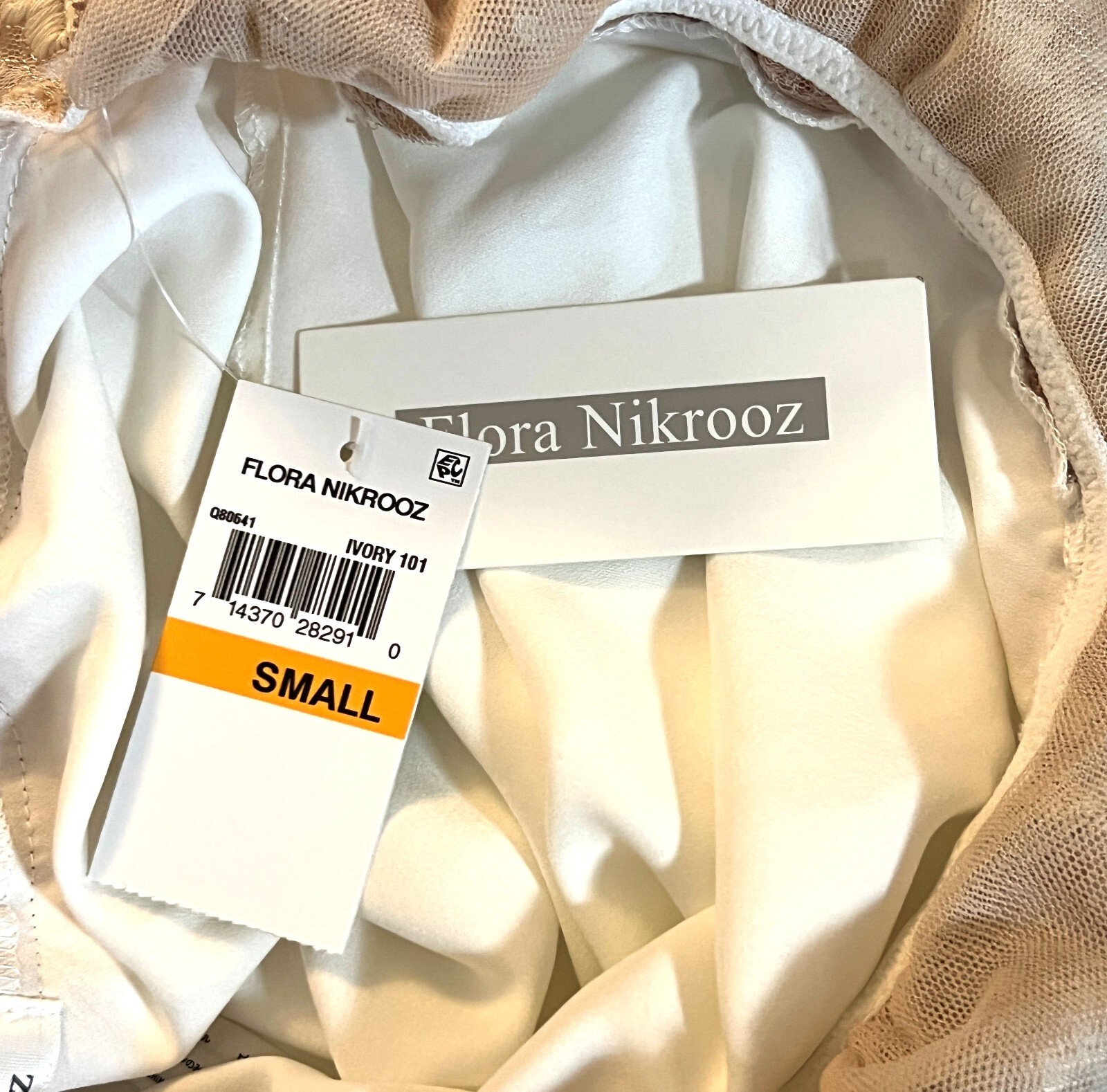 Flora Nikrooz Collection rose embroidered Ivory chemise nightgown size Small NWT