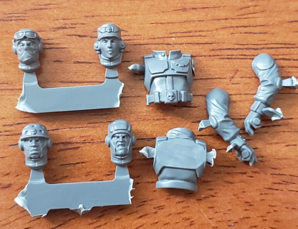 Warhammer 40k Astra Militarum Bits Blindado Centinela Piloto Torso Brazos Juego de Cabeza Foto 3 de 4