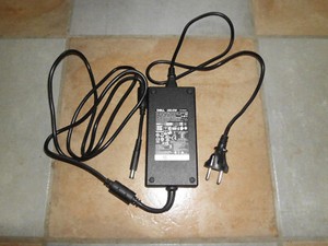 DELL HA180PM180 180.0W 19,5V 9,23A AC Adapter Laptop Neuwertig Netzteil