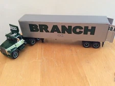 First Gear:  1:64 Scale #60-1281 Ford LT-9000 Semi (Mar23-10)