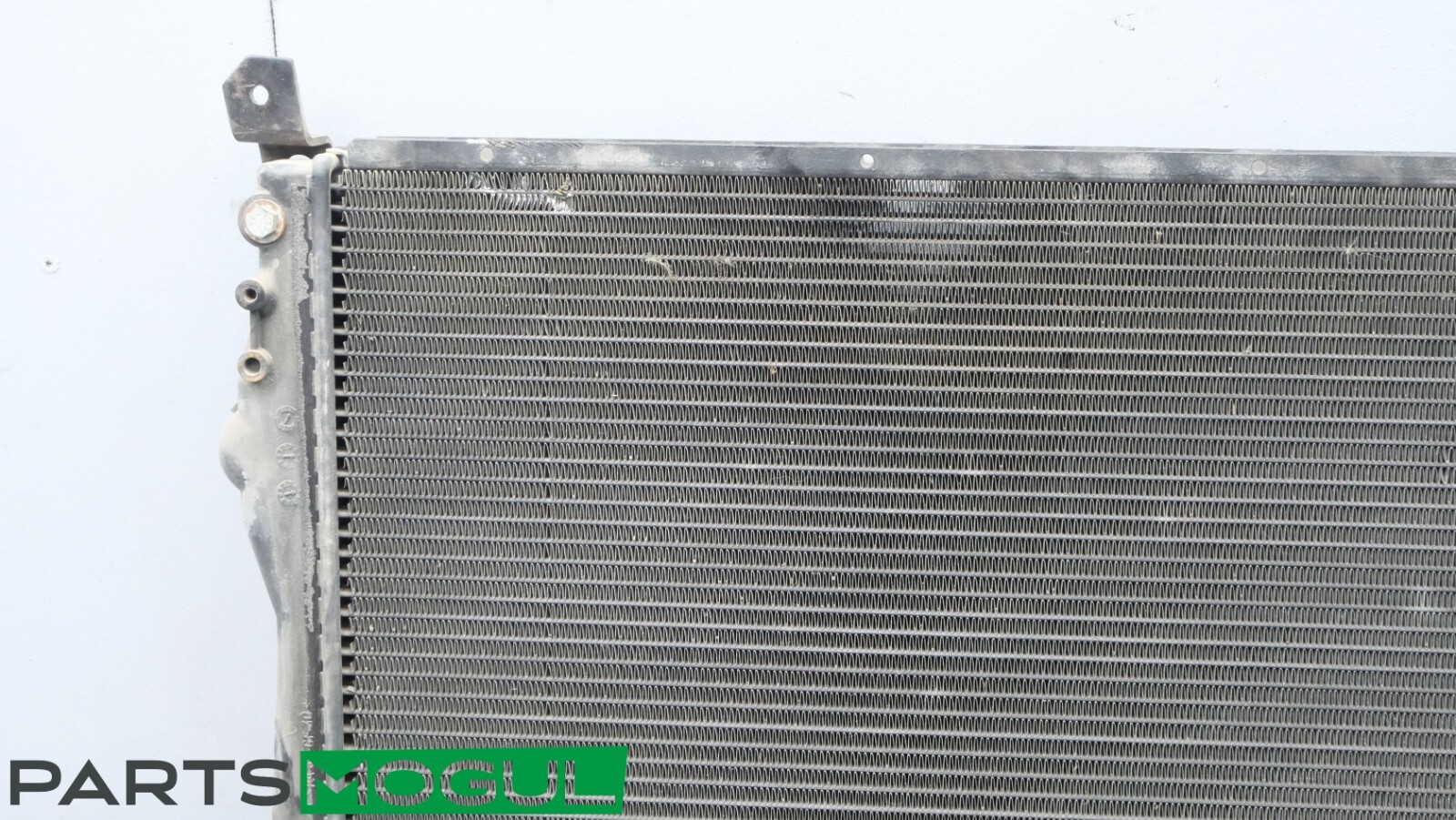 Maserati Gran Turismo Quattroporte Cooling Water Radiator 4.7 220979 OEM