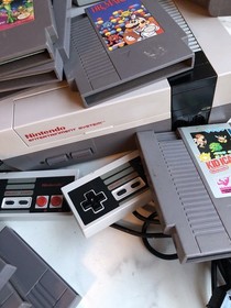 Huge! Nintendo NES Console Bundle NEW PINS 22 Game lot Super Mario 1 2 