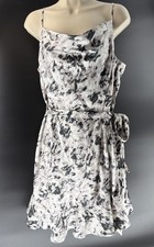 Express Womens Black / White  Layered Dress Size Large Petite.  Short