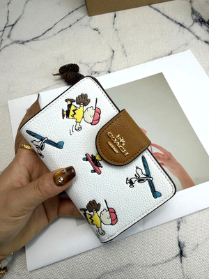 NEW Coach x Snoopy Lychee pattern printed cartoon short Zip Around