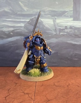 Games Workshop Warhammer 40,000 Space Marines Captain in Gravis Armor Miniature