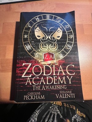 Zodiac Acedemy '' The Awakening '' Buch , Caroline Peckham/Susanne Valenti
