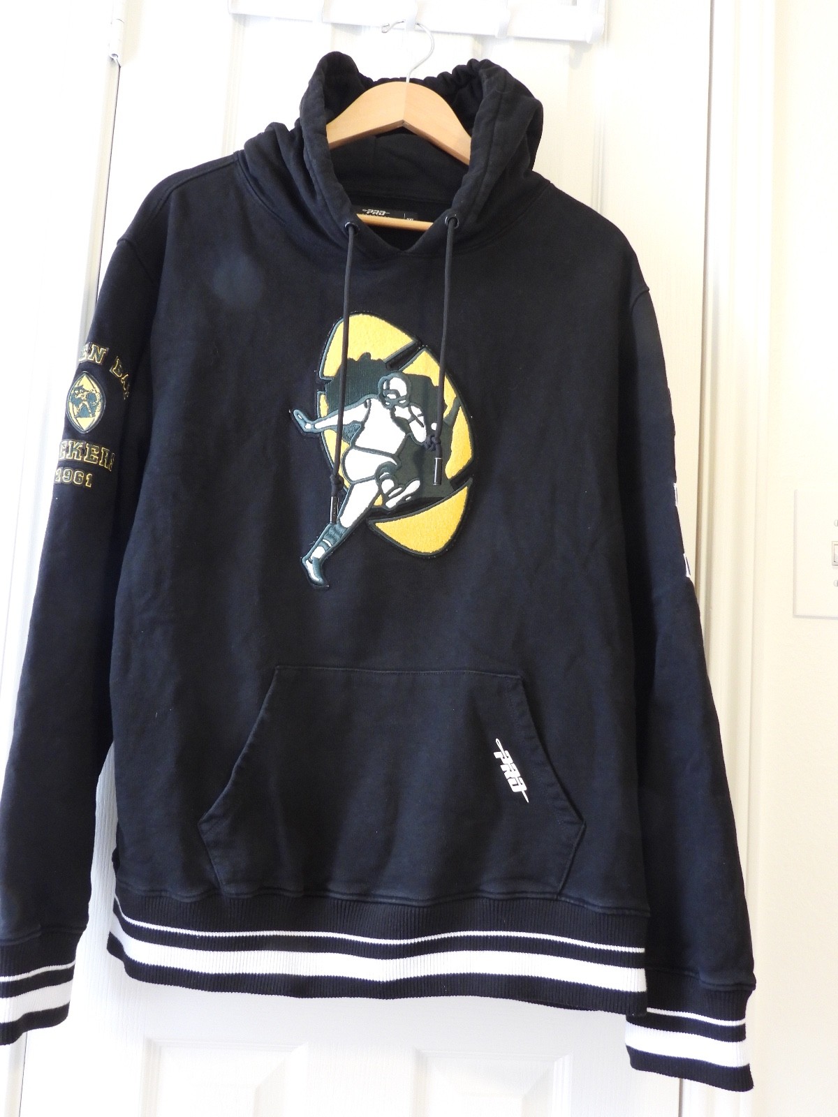 Green Bay Packers Pro Standard Sweatshirt(s) - XXL Size