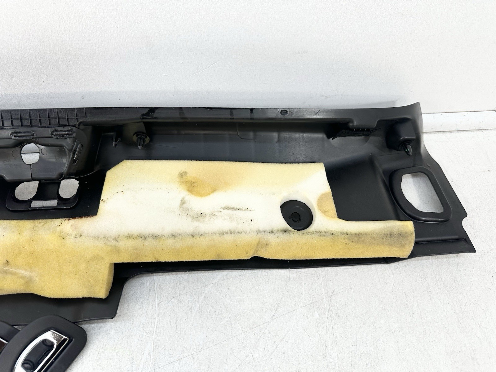 2014 - 2024 MASERATI GHIBLI REAR TRUNK SILL SCUFF PLATE TRIM PANEL OEM