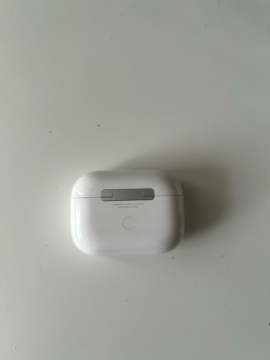Apple AirPods Pro with MagSafe Wireless Charging Case - White for