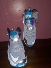 Nike Lebron XIII 13 GS Sneakers Size 5Y Hologram Basketball Shoes 808709-014