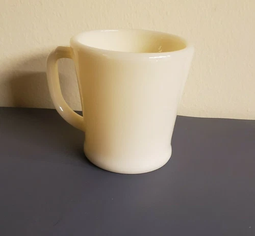 FIRE KING ANCHOR HOCKING IVORY FLAT BOTTOM RESTAURANT THICK D HANDLE MUG 