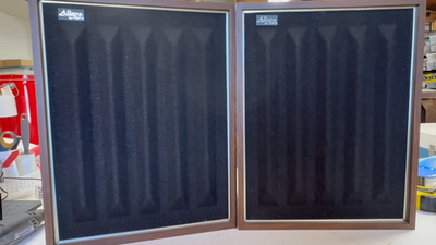 Vintage Zenith Allegro speakers d9013W Made In USA Large Speakers