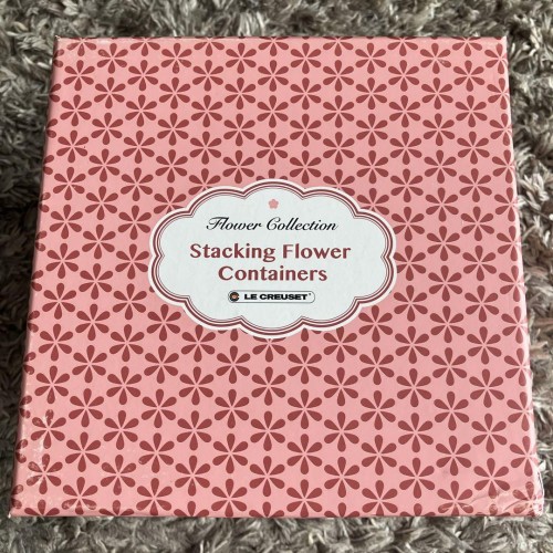 Blumen Stapel Sakura Chiffon Rosa Le Creuset Fleur Behälter Lanvin Kirsche - Bild 8 von 12