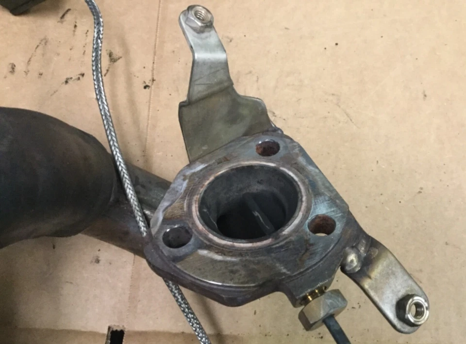 Audi A6 2004 colector de escape delantero izquierdo montaje OEM Foto 3 de 4