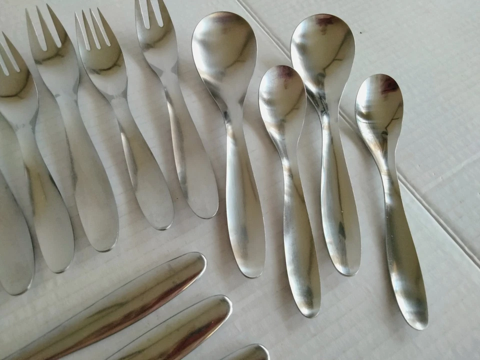 25pc Lauffer Design 9 Stainless Flatware set for 5 Boxes MCM Used - Image 4 of 4