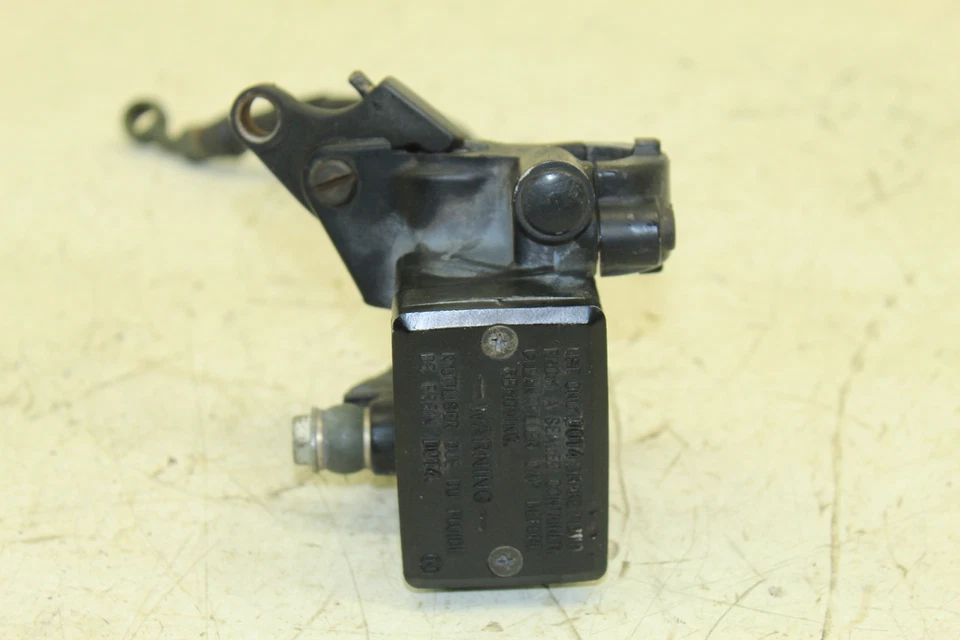 Kawasaki Ninja ZX9R 1995 OEM FRENO DELANTERO CILINDRO MAESTRO A-18D Foto 3 de 4