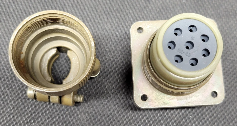 ITT Cannon MS3101F22-23S Mil-Spec 8 Pin Connector With Backshell - Image 3 of 4
