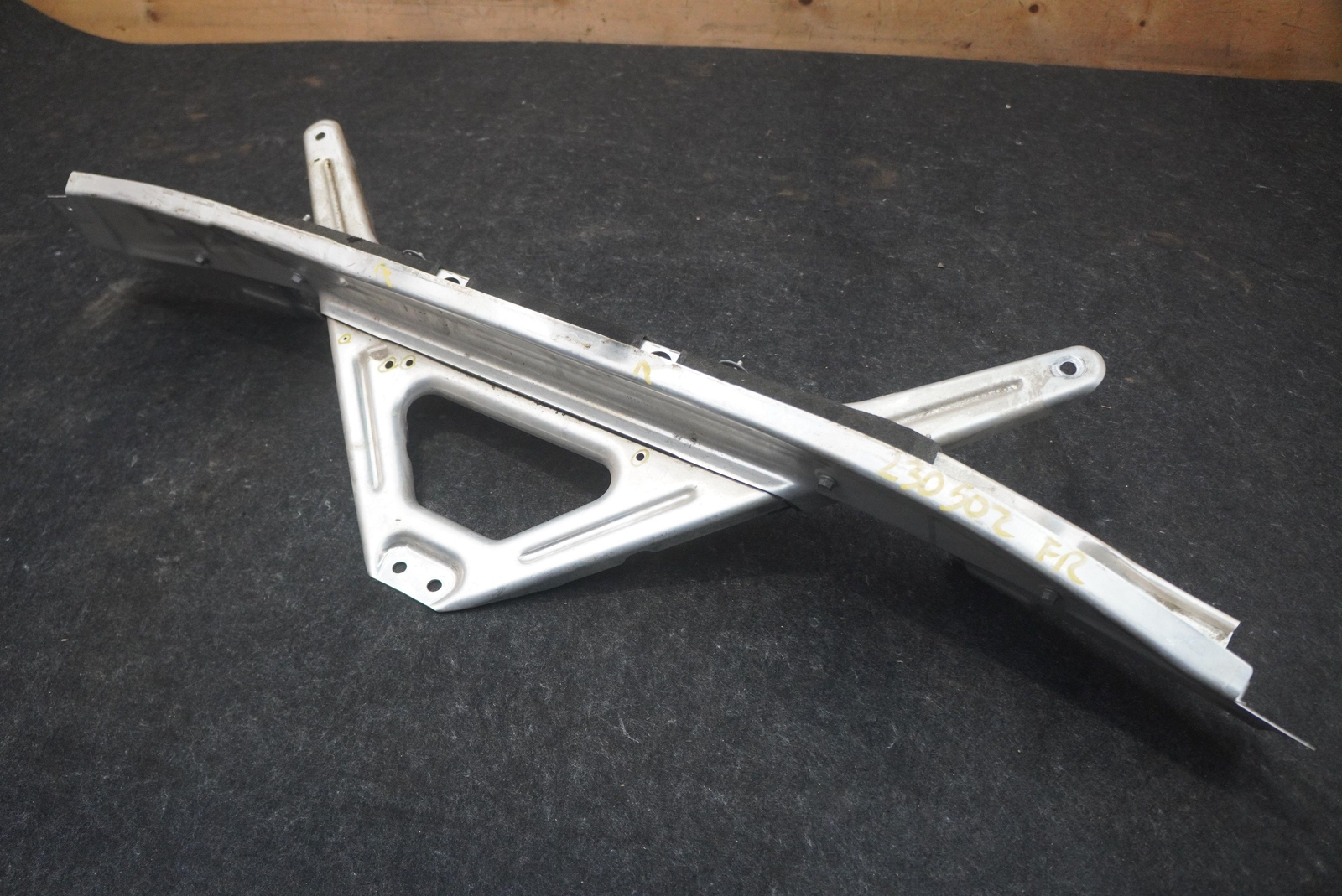Front Strut Brace Radiator Support Crossmember 4M0806391D Lamborghini Urus *Note