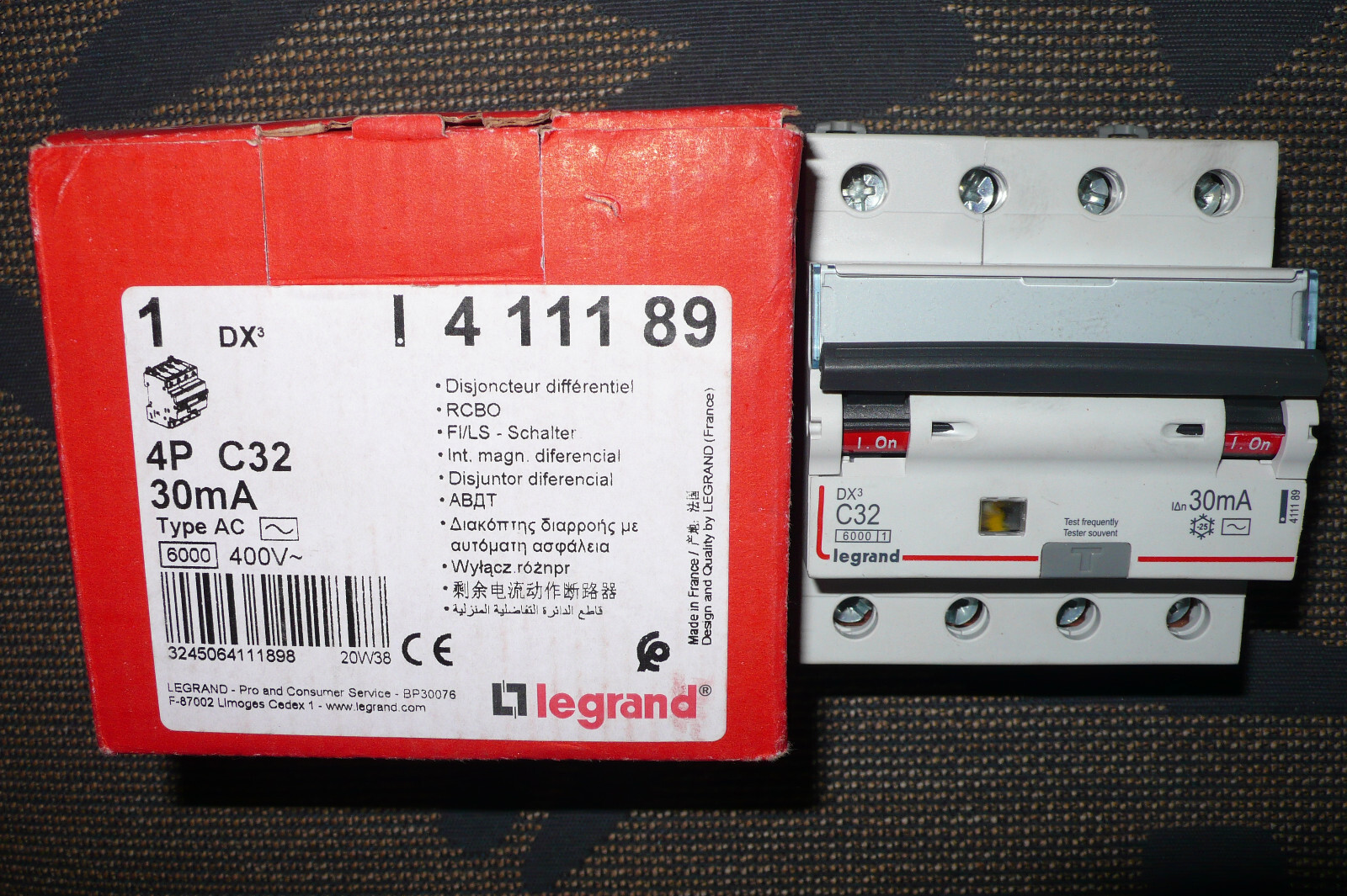 Disjoncteur différentiel 32A Legrand 411189 contre les fuites de courant