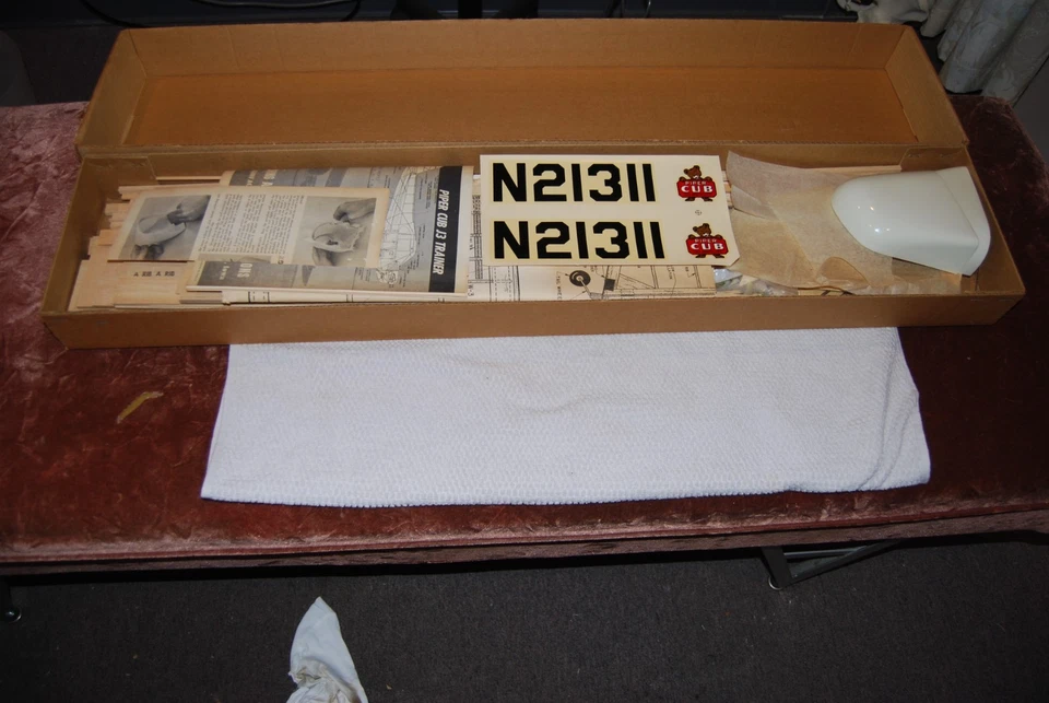 Kit melhorado de avião de controle remoto SIG Manufacturer Piper Cub J-3. Sem motor - Imagem 3 de 3