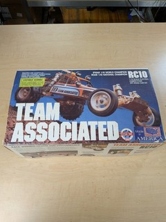 Vintage Team Associated RC10 Gold Pan Unbuilt RC Buggy Kit Missing Transmission