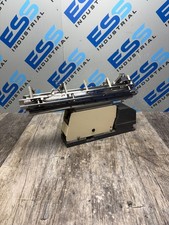 SANKI PEF-L250AG PIEZO IN-LINE VIBRATORY PARTS FEEDER 250V