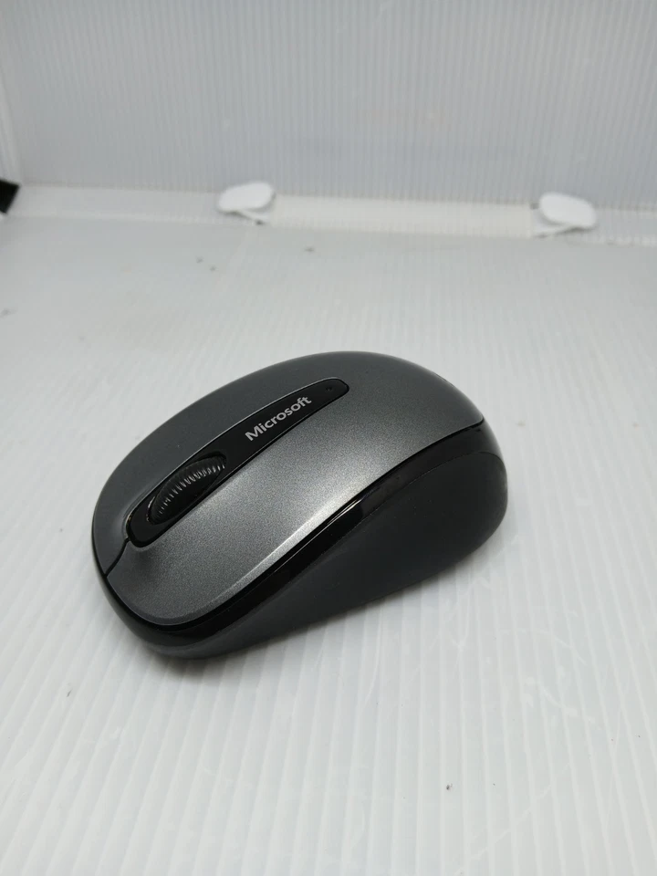 Microsoft Wireless Mobile Mouse 3500 Model 1427 Silver No Nano Receiver Untested - Image 2 of 4