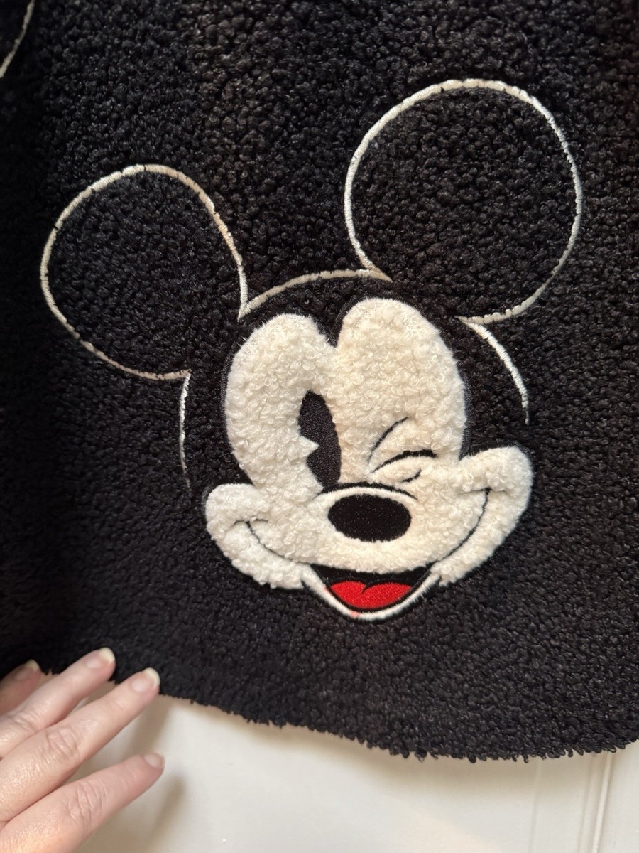 Disneyland Mickey Mouse Sherpa Black Spirit Jersey Size Medium NWT
