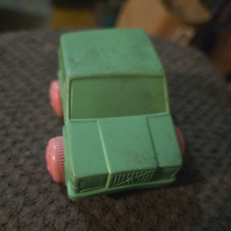 VINTAGE VIKING TOYS 4293 SWEDEN- VOLVO 740 IN GREEN SWEDEN PLASTIC