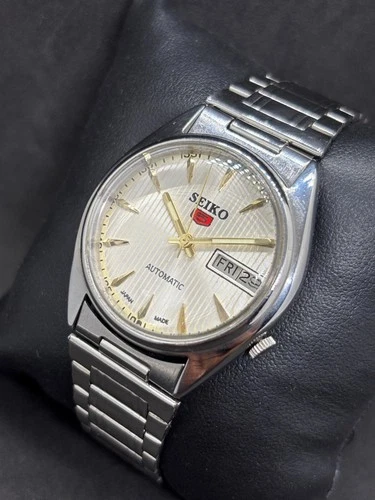 vintage Seiko 5 Refurbished Day/Date Men's Japan Made Wrist Watch