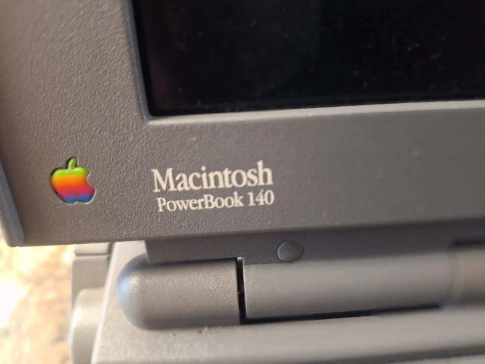 Una de las primeras computadoras Apple de colección Foto 3 de 4