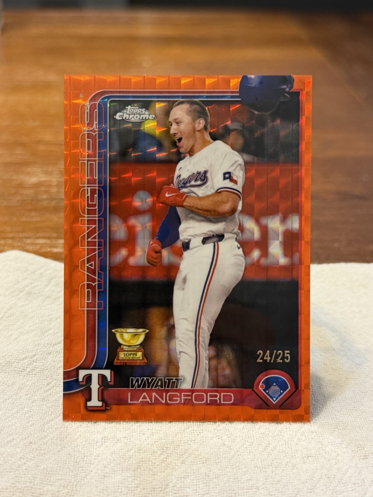 2025 Topps Chrome - Wyatt Langford #68 Orange Geometric Refractor /25