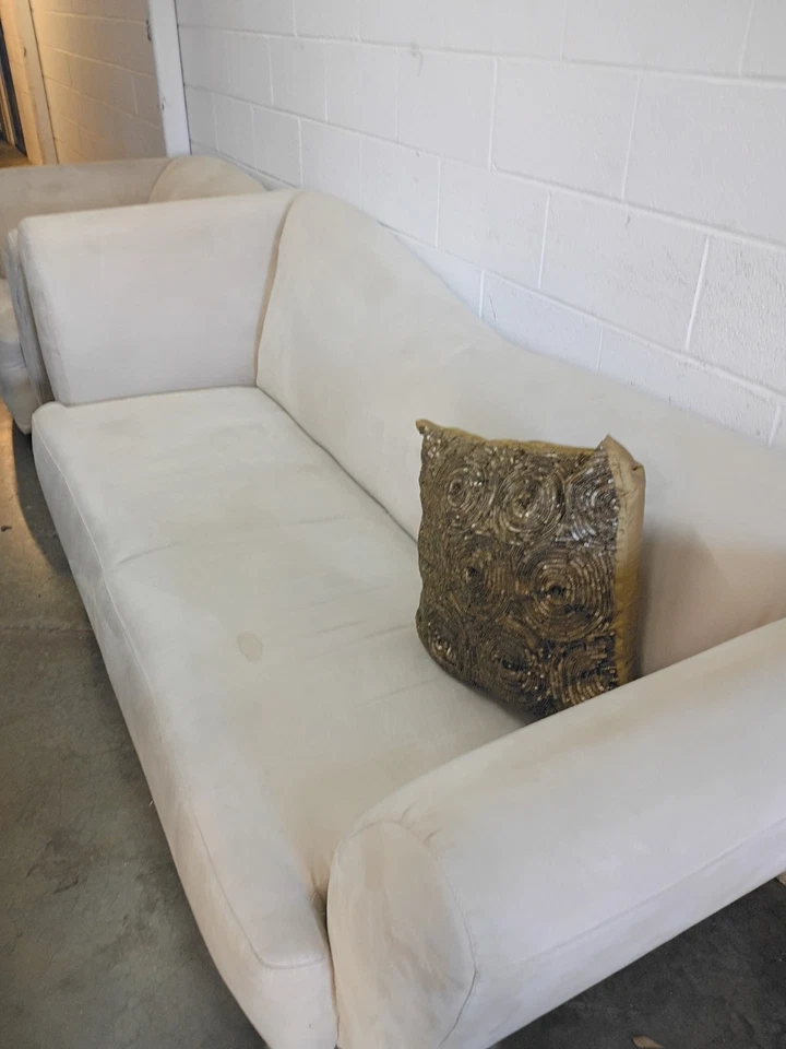 Luxury 3piece Living Room Set. Sofa , Couch , Love Seat.$250.00 - Image 2 of 4