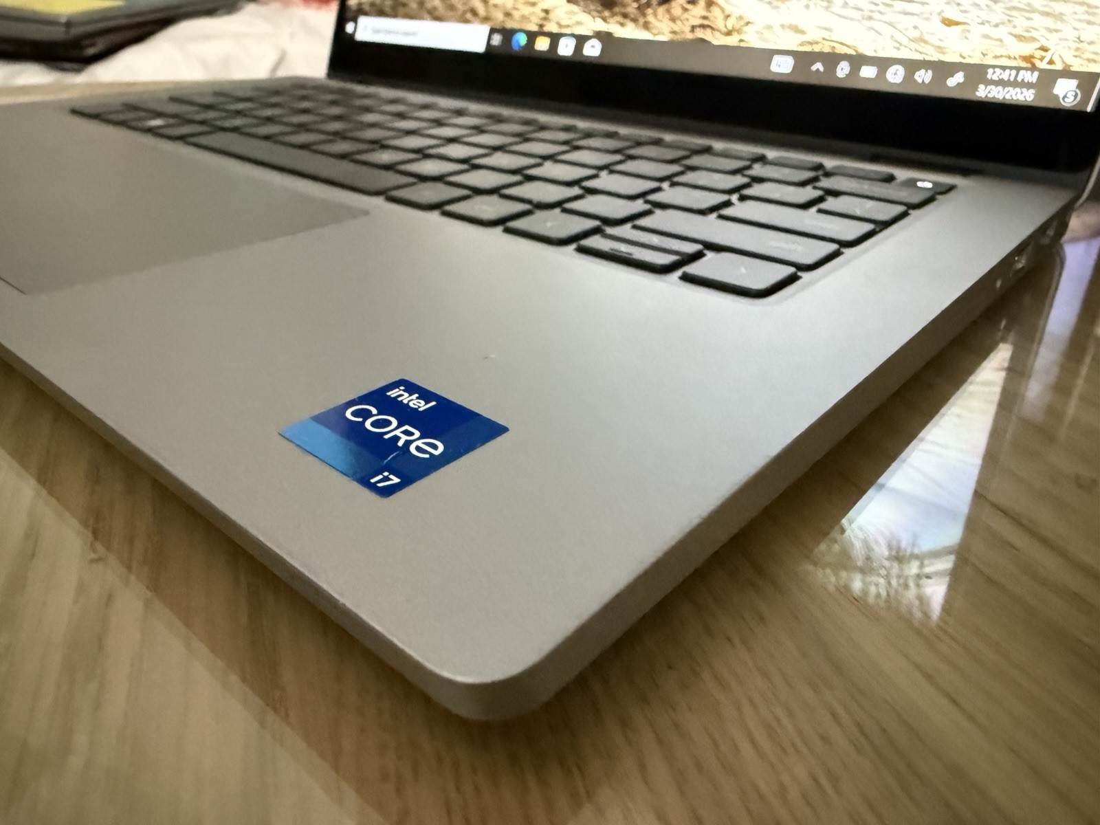 Dell Latitude 5330, 13.3-Inch Laptop, with Intel Core i7-1265U, 256 GB SSD (Solid State Drive), Windows 10 Pro