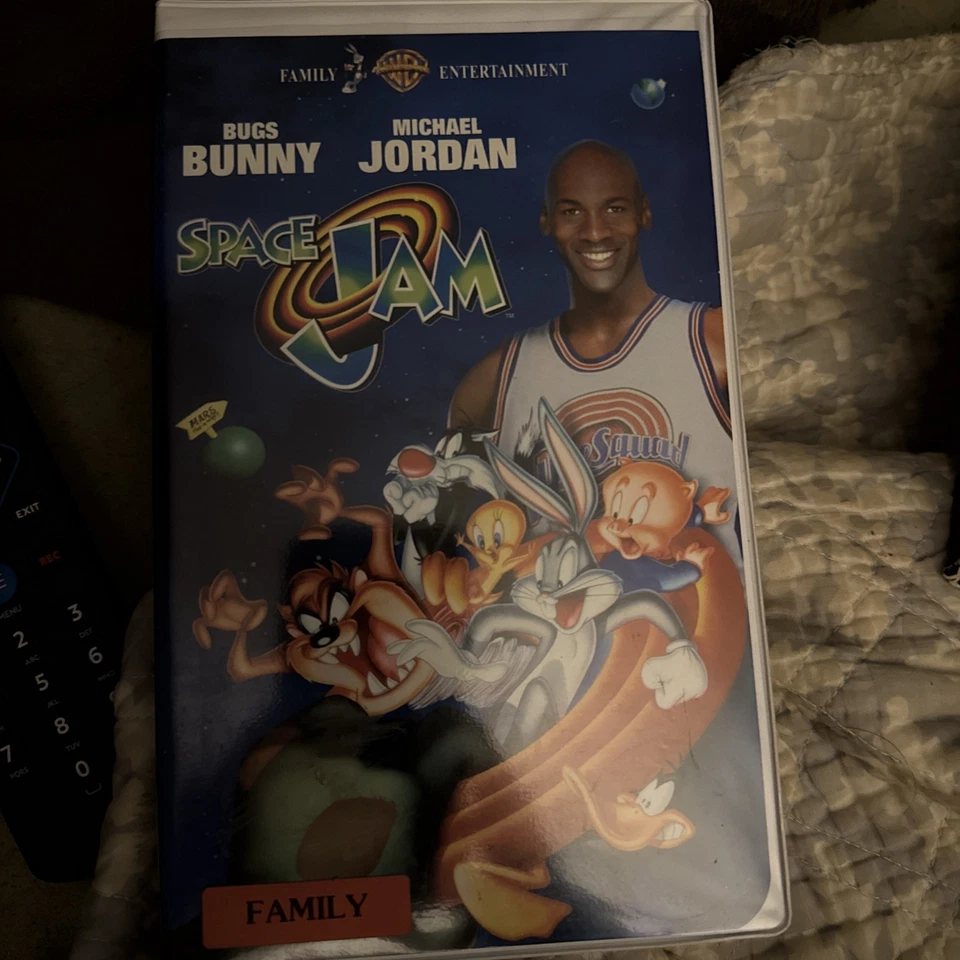 Space Jam VHS Clamshell Michael Jordan Bugs Bunny 1997 - Image 2 of 4
