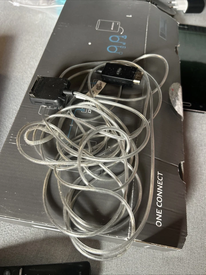 Samsung One Connect Box SOC1001N – funktionsfähig & vollständig inkl. Kabel - Bild 3 von 4