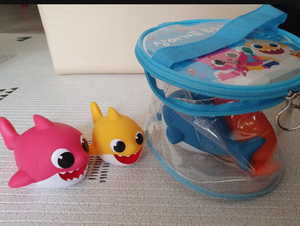 baby shark bath squirter